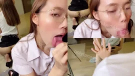 น้องคิมมี่สาวลูกครึ่งขาวหมวยยืนเย็ดกับแฟนหนุ่มหน้ากระจก Onlyfans kkimkkimmy