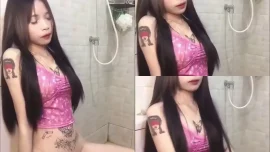 สาวชุดดำโชว์นม แหวกหีแล้วโม๊กควยใหญ่เลอะน้ำลายสุดเงี่ยน